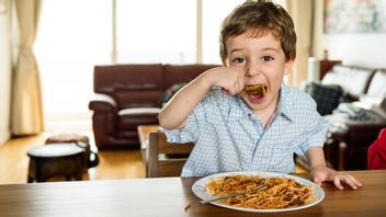 5子供の空腹感を保つ原因、両親は賢明に対処する必要があります