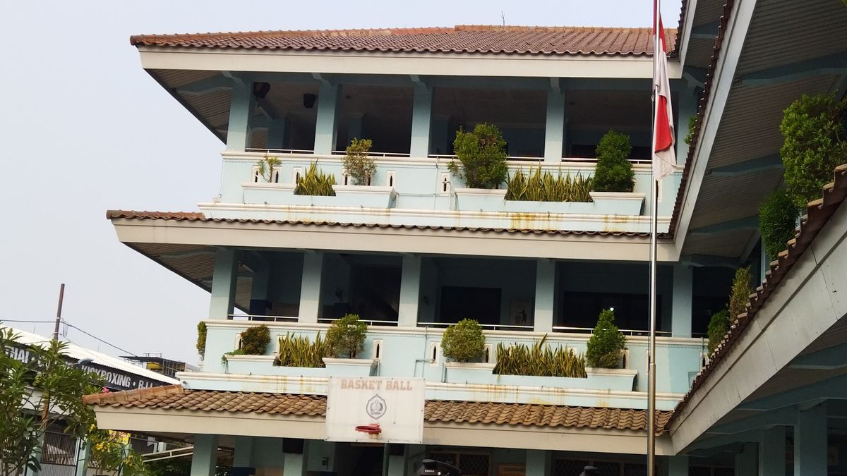 موظفو SMK Mulia Informatika سرقوا 10 أجهزة كمبيوتر محمولة مملوكة للمدرسة ، وجدت وحدة واحدة أن الباقي كان مدفوعا