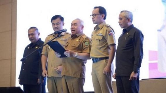شهده رئيس KPK فيرلي باهوري ، الرئيس الإقليمي في جميع أنحاء إندونيسيا اقرأ التزام مكافحة الفساد بقيادة إسران نور