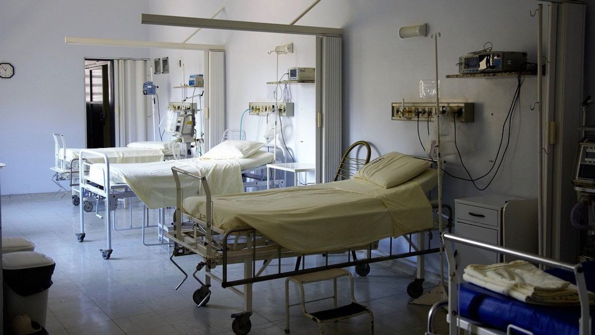 Dinkes DKI آثار تقارير السكان بدأت تجد صعوبة في العثور على المستشفيات كما COVID-19 زيادة توافر السرير