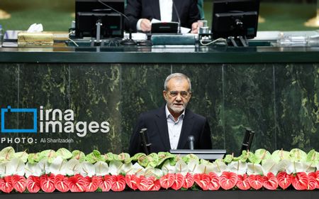 Di Parlemen, Presiden Baru Iran Teriakkan ‘Matilah Amerika, Matilah Israel’