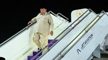 ジッダに到着すると、プラボウォ大統領はサウジアラビアの皇太子と会談する