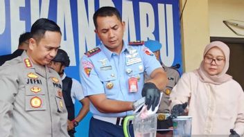 Destroy Barbuk, Pekanbaru Blender Police 8,240 Ecstasy Pills, 87.79 Grams Of Methamphetamine And Floor Sanitizers