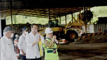 Jokowi Tinjau Pengolahan Bahan Bakar Berbahan Sampah di Cilacap
