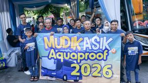 Aquaproof CSR Berbagi Takjil dan Mudik Gratis 