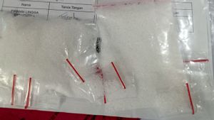 警察がマトラマンのアイスティーポチの売り手を逮捕し、同時にサブを売った