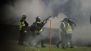 Stadion Bukan Jalanan Tempat Demonstrasi, Gas Air Mata di Kanjuruhan Berujung Tragedi