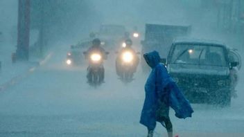 2月6日の天気:アラート!南ジャカルタの雷を伴う雨水曜日の午後