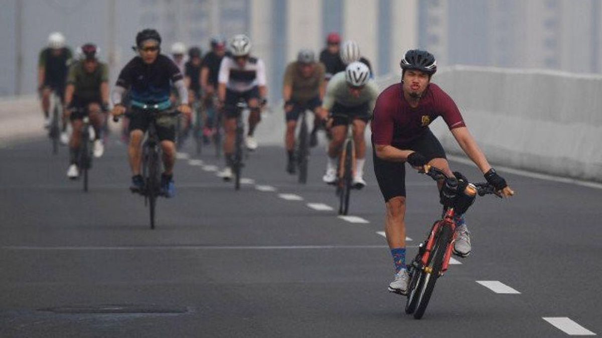 Viral Cyclists Enter The Antasari Non-Toll Flyover, Deputy Governor Riza: Very Dangerous!