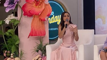 キャイトリン・ハルダーマンがエレガントな香りの自信の秘密を明らかにする