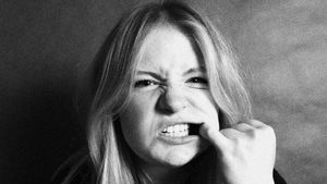 Tips Meredakan Nyeri Sakit Gigi Sebelum Dibawa ke Dokter