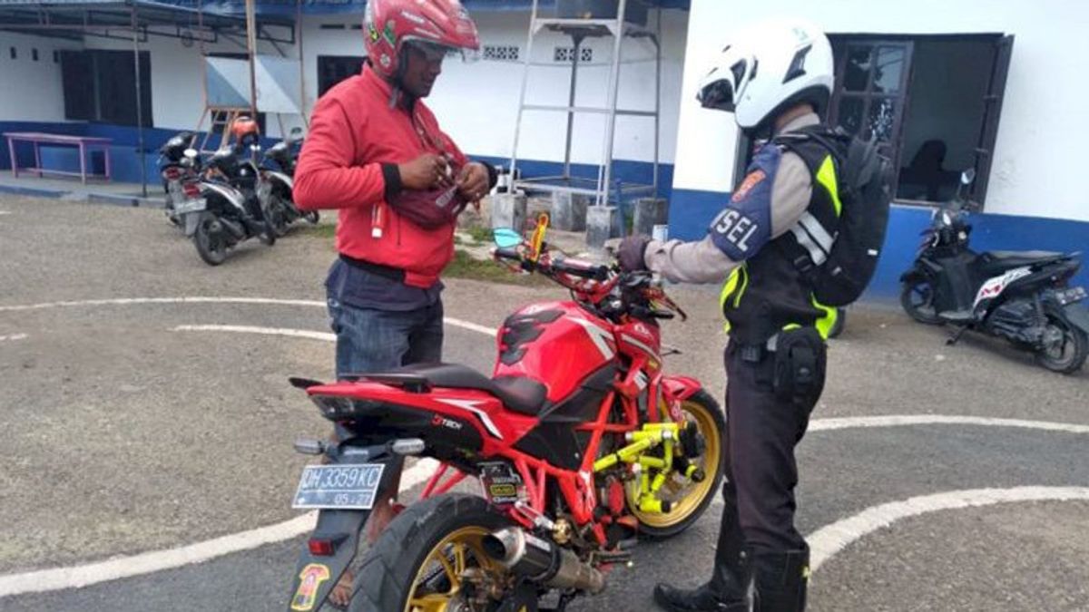 عادم غير قياسي لشرطة موكوموكو: مداهمة 26 دراجة نارية ولكن لا توجد عقوبات