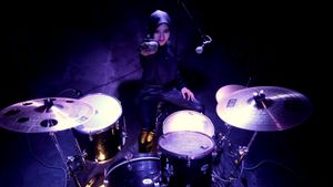 Drumer Merangkap Vokalis Vinka Luncurkan Lagu Tunggal <i>Sepanjang Hidupku</i>