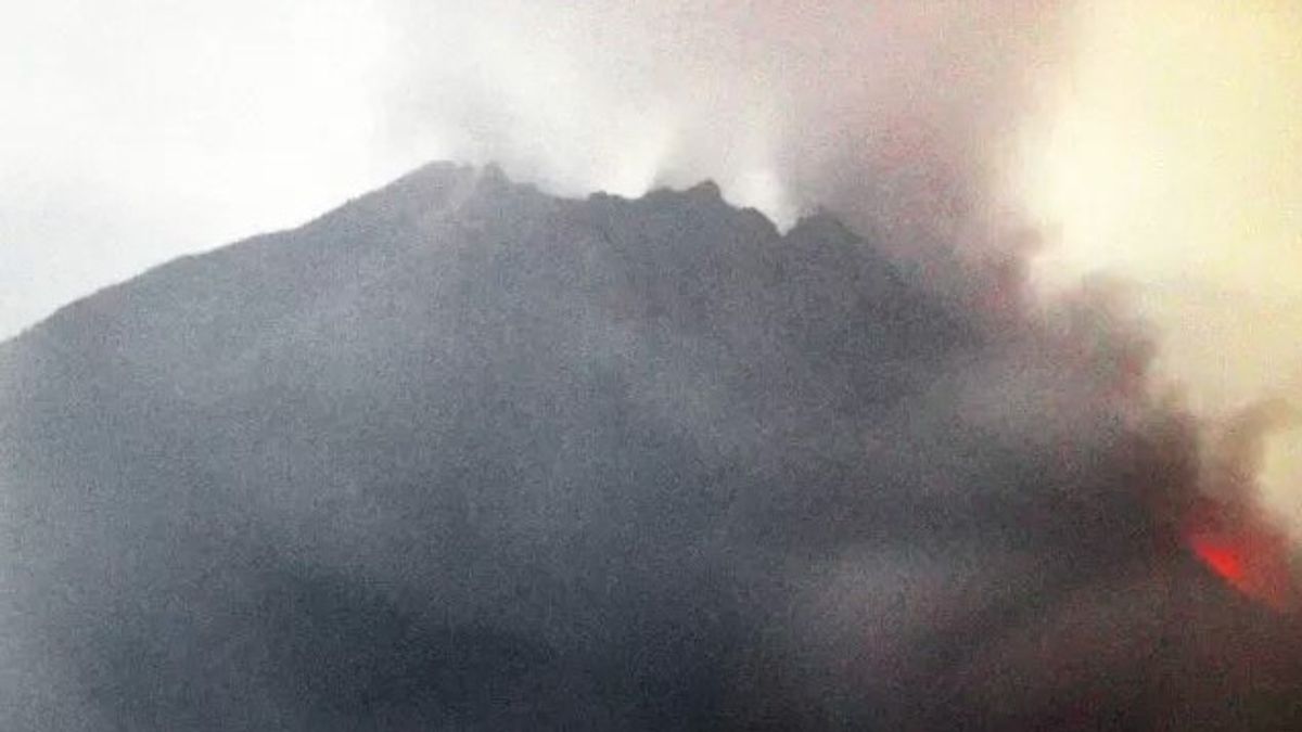 BPPTKG: Gunung Merapi Luncurkan Awan Panas Guguran Sejauh Dua Kilometer