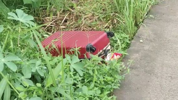 Residents' Testimony Finds A Red Suitcase In Tenjo Bogor: I Thought It Was A Suitcase Filled With Money. I Opened It With A Screwdriver,