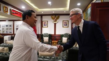 بعد إرسال خطاب تهنئة ، زار رئيس Apple تيم كوك برابوو كرئيس منتخب