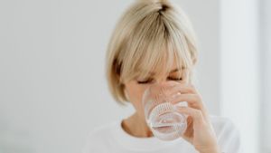 Deretan Manfaat Minum Air Dingin untuk Kesehatan Tubuh