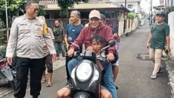 marzuki salat congrégation à la mosquée : intentions d’adoration, mains 'Nyangkut' dans la boîte d’amour