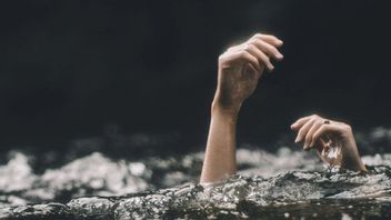 贡古尼古尔村村长在救助KKN女大学生后死亡