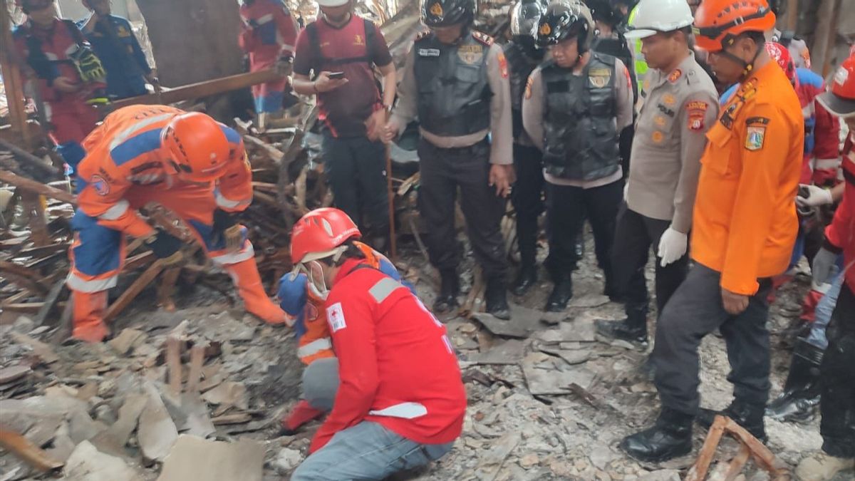 Tidak Ada Potongan Tubuh, Pencarian Jasad Korban Kebakaran Glodok Plaza Resmi Ditutup