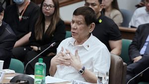 rimousum : L'ancien président des Philippines Rodrigo Duterte a été transporté par avion par avion jusqu'au siège de la CPI à La Haye