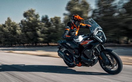 KTM Perbarui 1390 Super Adventure S 2025, Performa Naik dan Fitur Lebih Canggih