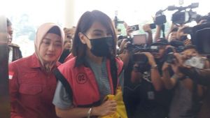 En plus de Laura Dewi, la Cour suprême enquête sur les suspects de corruption parlementaire Helène Lin
