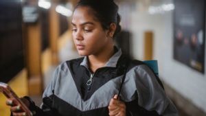 Kenali 3 Tanda Tubuh Butuh Detoks Media Sosial