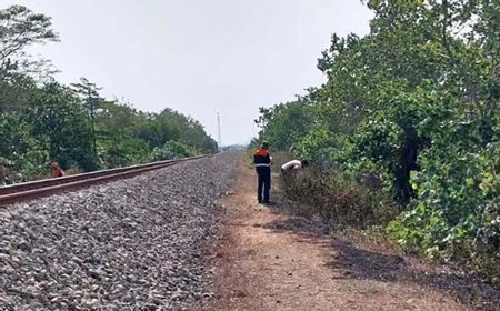 KAI Wanti-wanti Warga Bantaran Rel Kereta Api Jangan Bakar Sampah Sembarangan