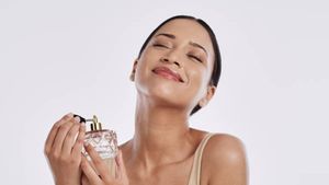 Alasan Tidak Boleh Pakai Parfum Saat Tubuh Berkeringat dan Tips Pemakaian saat Cuaca Panas