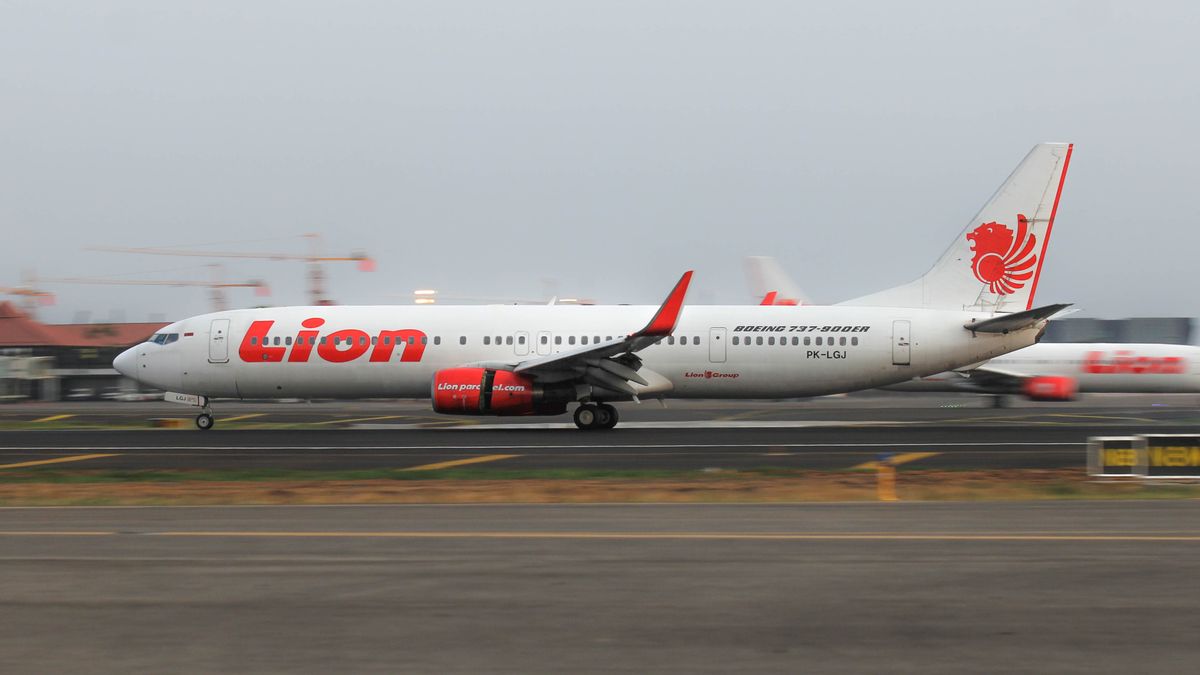 After Laying Off 2,600 Employees, Lion Air Cuts Employee Salaries