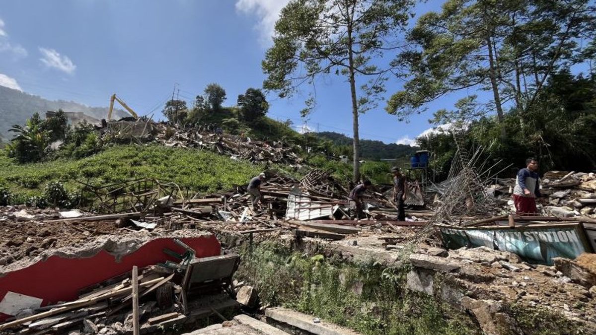 Bogor Puncak PKL En raison de la phase II d’arrangement déplacé vers la zone de repos de Gunung Mas