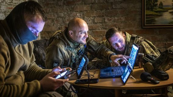 Ukrainian Brigade Pioneers Land Attacks With Nirawak Vehicles Remotely