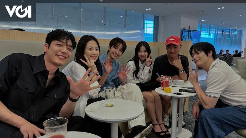 Byeon Woo Seok Absent, Heo Hyung Kyu Reveals The Holiday Moment Of ...