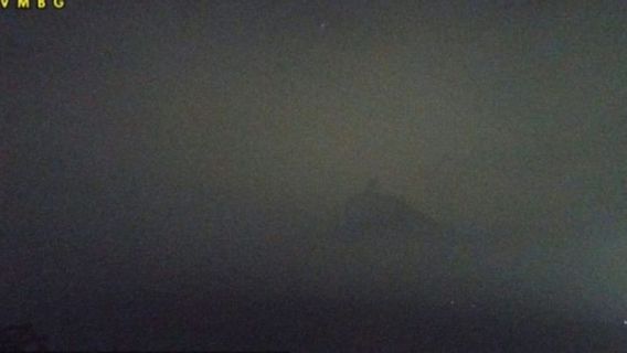 星期三晚间塞穆鲁火山爆发，警戒状态