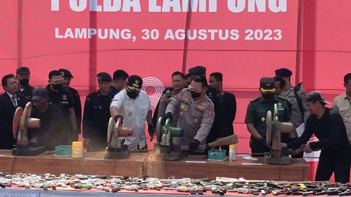 566 Assembled Guns Seized During Operation Of The Lampung Police Were Destroyed