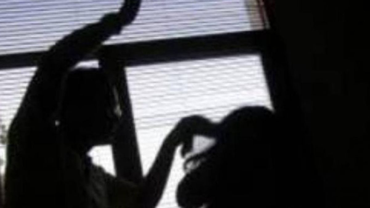 警察は、Cempaka Putihアパートのオンライン売春競争に関連する未成年者を迫害する3人の女性を調査