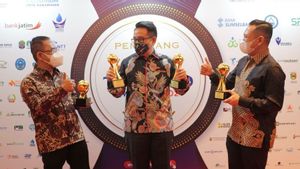 Melesat di Masa Pandemi COVID-19, PT Jakarta Industrial Estate Pulogadung Sabet Tiga Penghargaan Top BUMD 2021