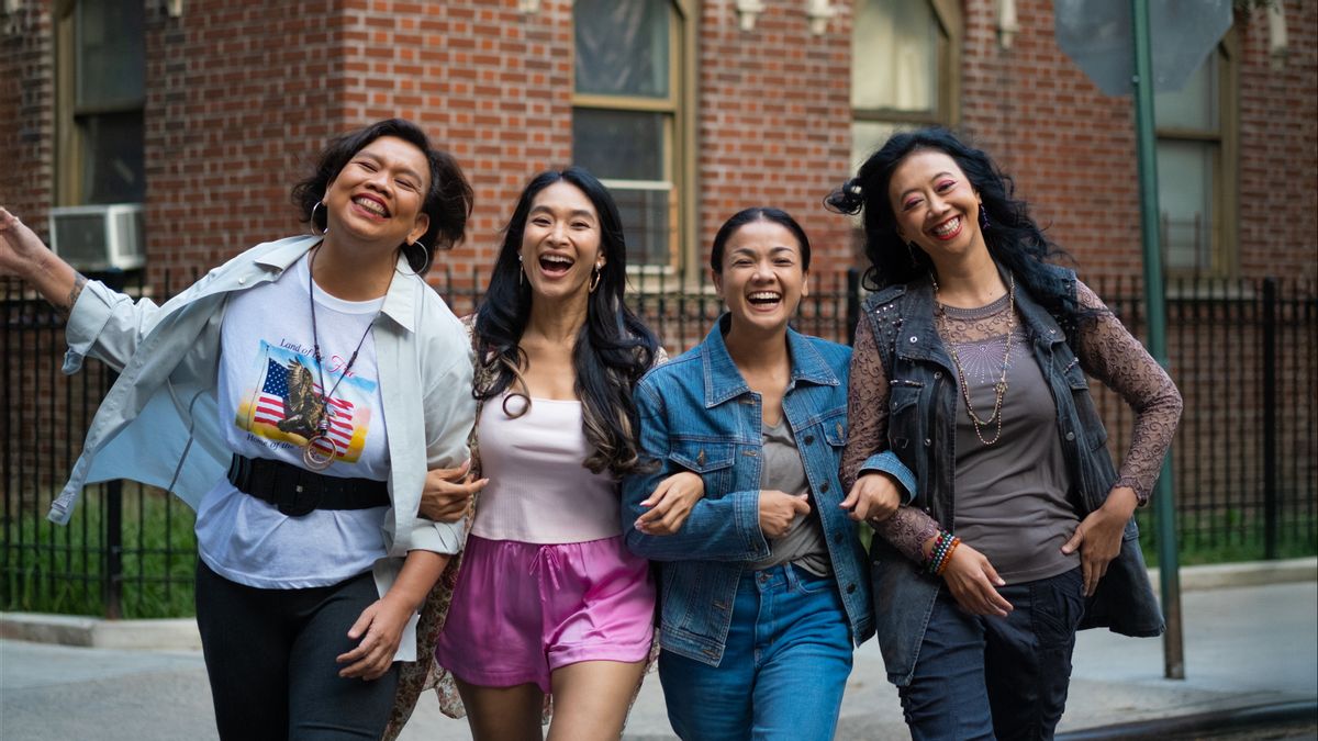 <i>Ratu Ratu Queens</i> hingga <i>Abadi Nan Jaya</i>, 7 Film dan Serial Netflix Indonesia Tayang 2025