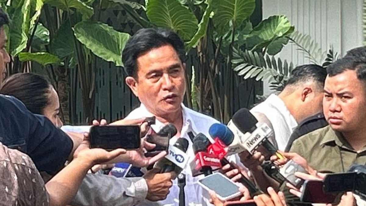 Yusril向总统提交了国家警察改革委员会的最终报告
