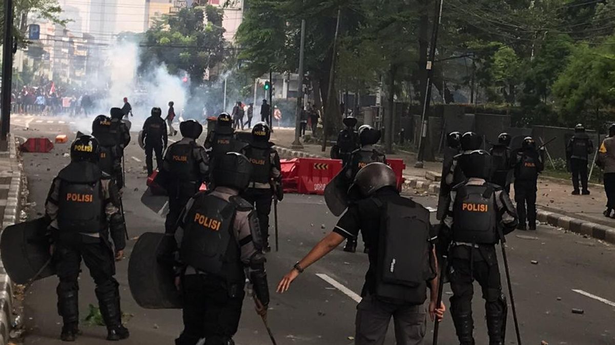 Demo UU Cipta Kerja di Cirebon Dibubarkan Polisi karena Tak Punya Izin