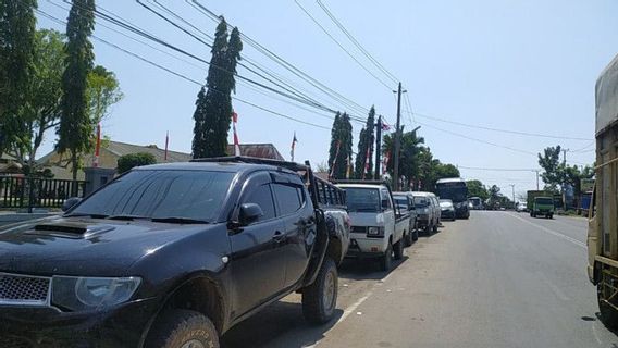 Antrean Solar di Bengkulu Makin Menjadi, Sopir Parkir Truk dari Subuh Bahkan Sampai Menginap