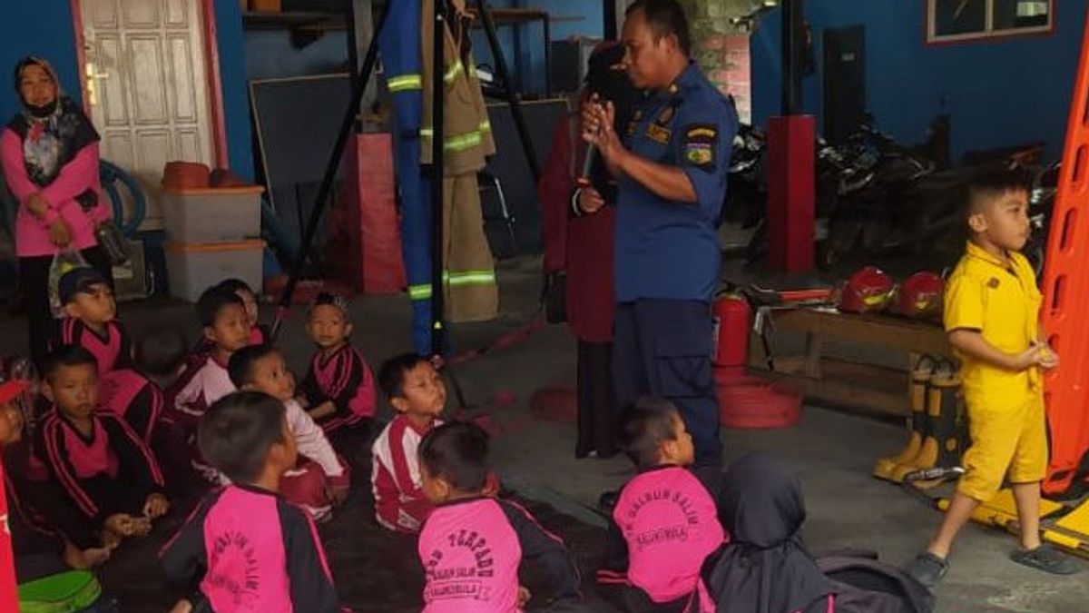 Anak Usia Dini di Palu Diajarkan Pencegahan Kebakaran