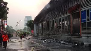 Transjakarta Bantah Damkar Soal Penyebab Kebakaran Halte Tendean