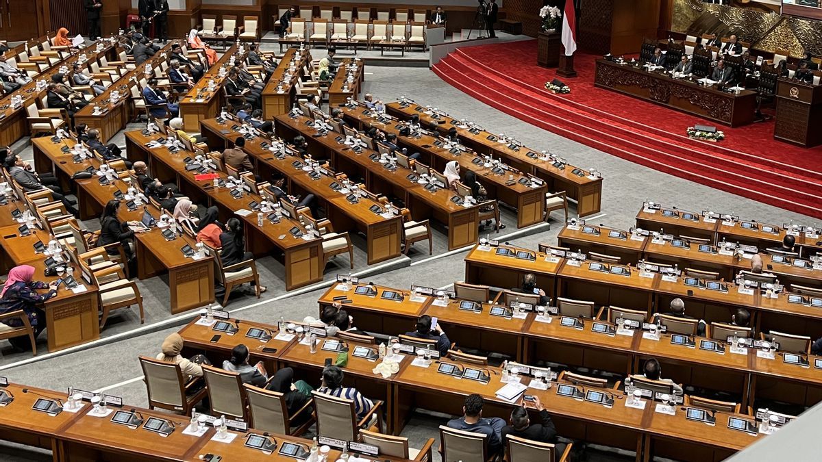 rame de la Commission II de la Chambre des représentants : la proposition d’élection élus de la DPRD partie de l’évaluation des élections