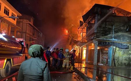 Kebakaran di Pasar Sungai Durian Sintang Kalbar Hanguskan 10 Ruko