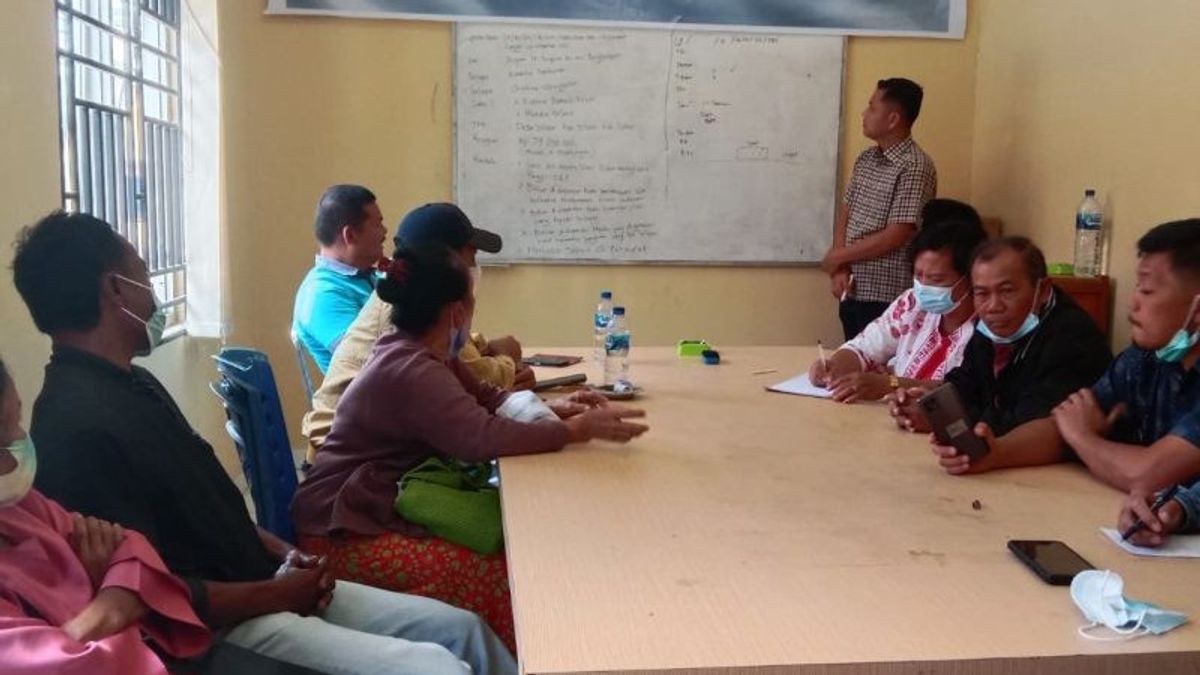 Disputing Over Land, Toba Police Mediate Family Of Opung Siputin And Teguan Hotlin Siahaan