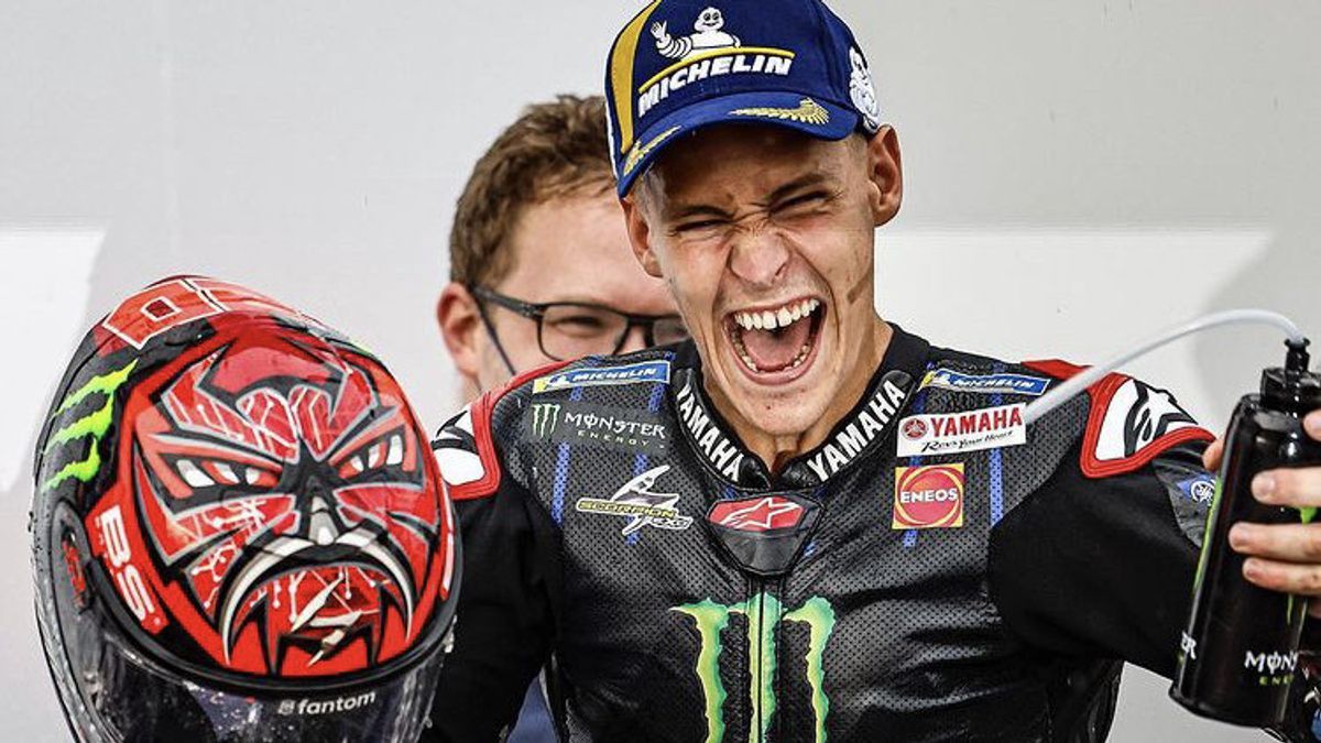 Usai Rebut  Podium di MotoGP Mandalika, Fabio Quartararo Berlibur ke Bali & Traktir Anak-anak Makan Es Krim 