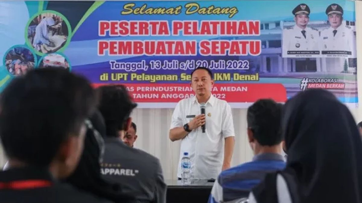 Pelatihan Pembuatan Sepatu di Medan Diinisiasi oleh Dinas Perindustrian