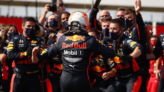 Patahkan Dominasi Mercedes, Verstappen Naik ke Peringkat dua Klasemen